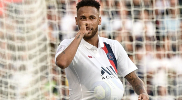 Neymar celebró de una manera particular (Foto: AFP)