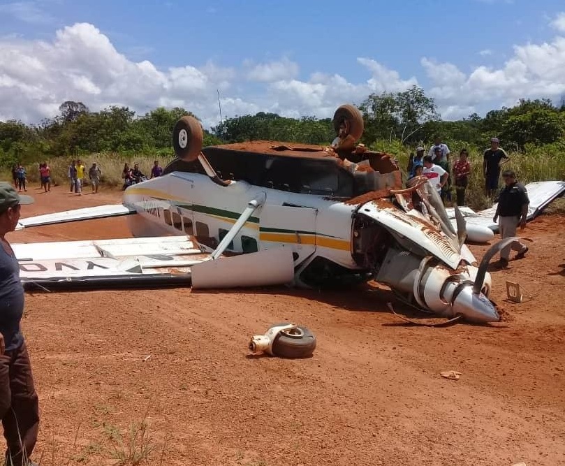 Al menos siete heridos, en avioneta que se precipitó a tierra en zona minera de Bolívar (FOTOS)