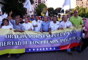 Rosales acompañó a Edgar Zambrano a una “Caminata por la paz” en Zulia (Fotos)