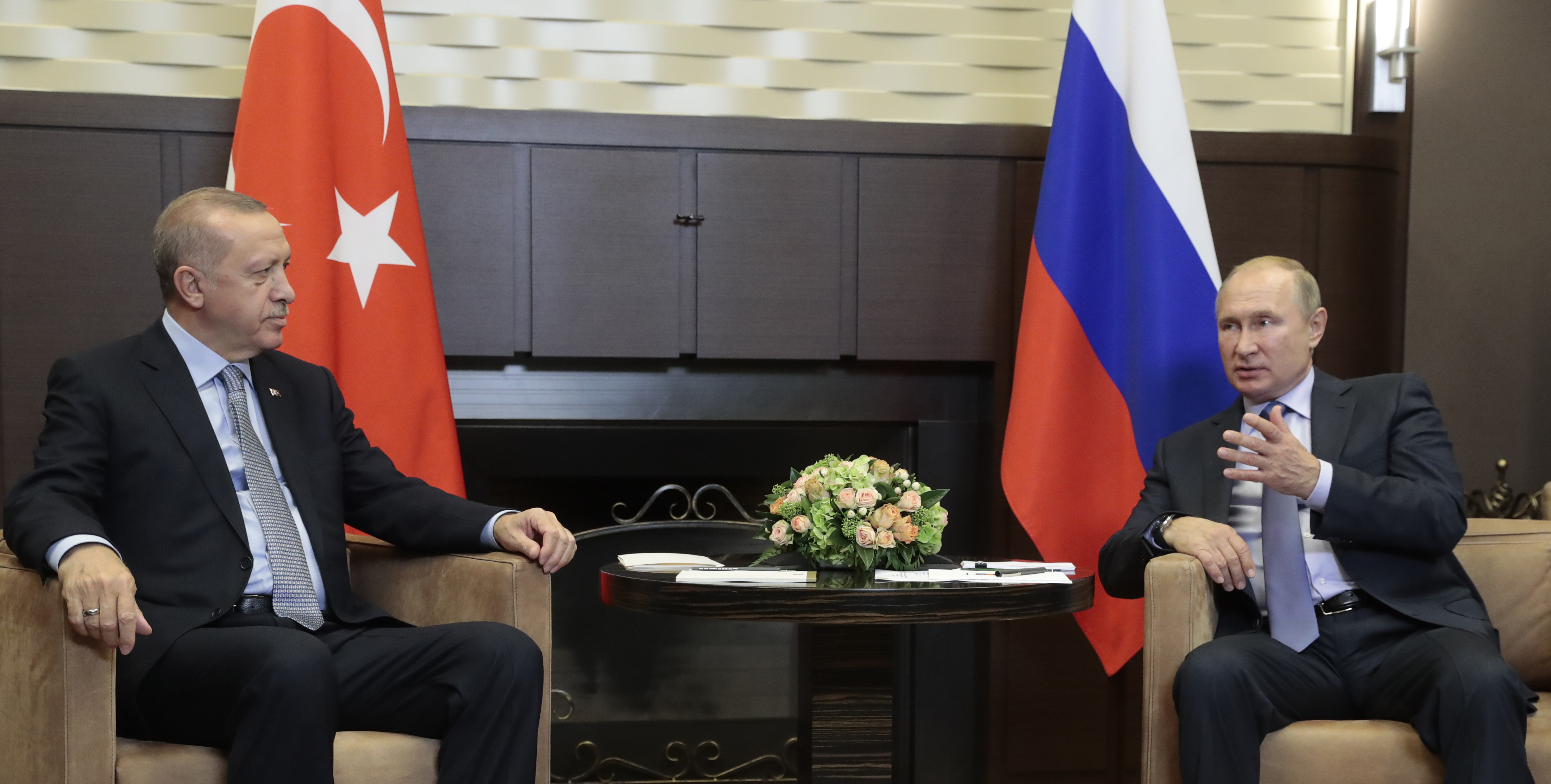 Putin y Erdogan se reúnen en Rusia para hablar de ofensiva turca en Siria