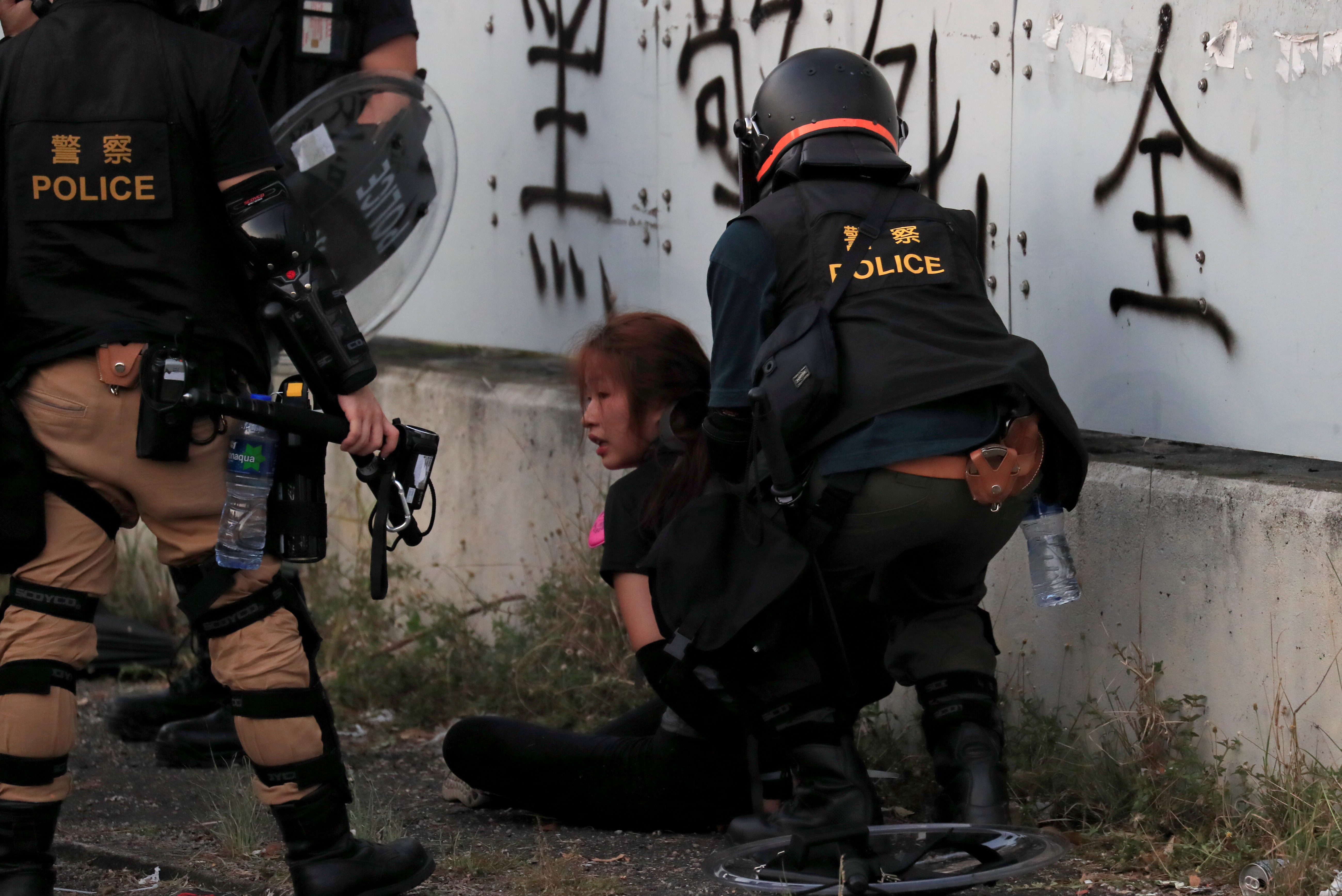 Londres considera profundamente inquietante la violencia en Hong Kong