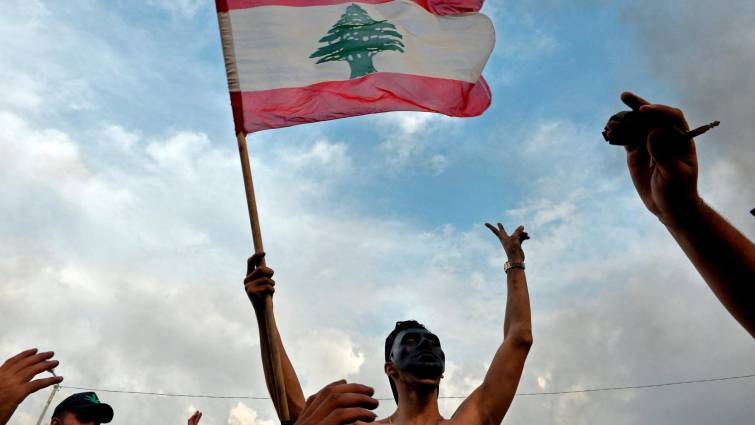Arde Líbano por segundo día consecutivo de protestas