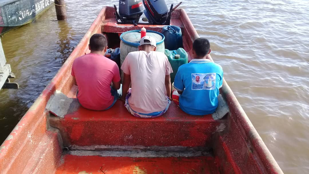 Detienen a tres hombres por transportar a migrantes ilegales a Trinidad y Tobago