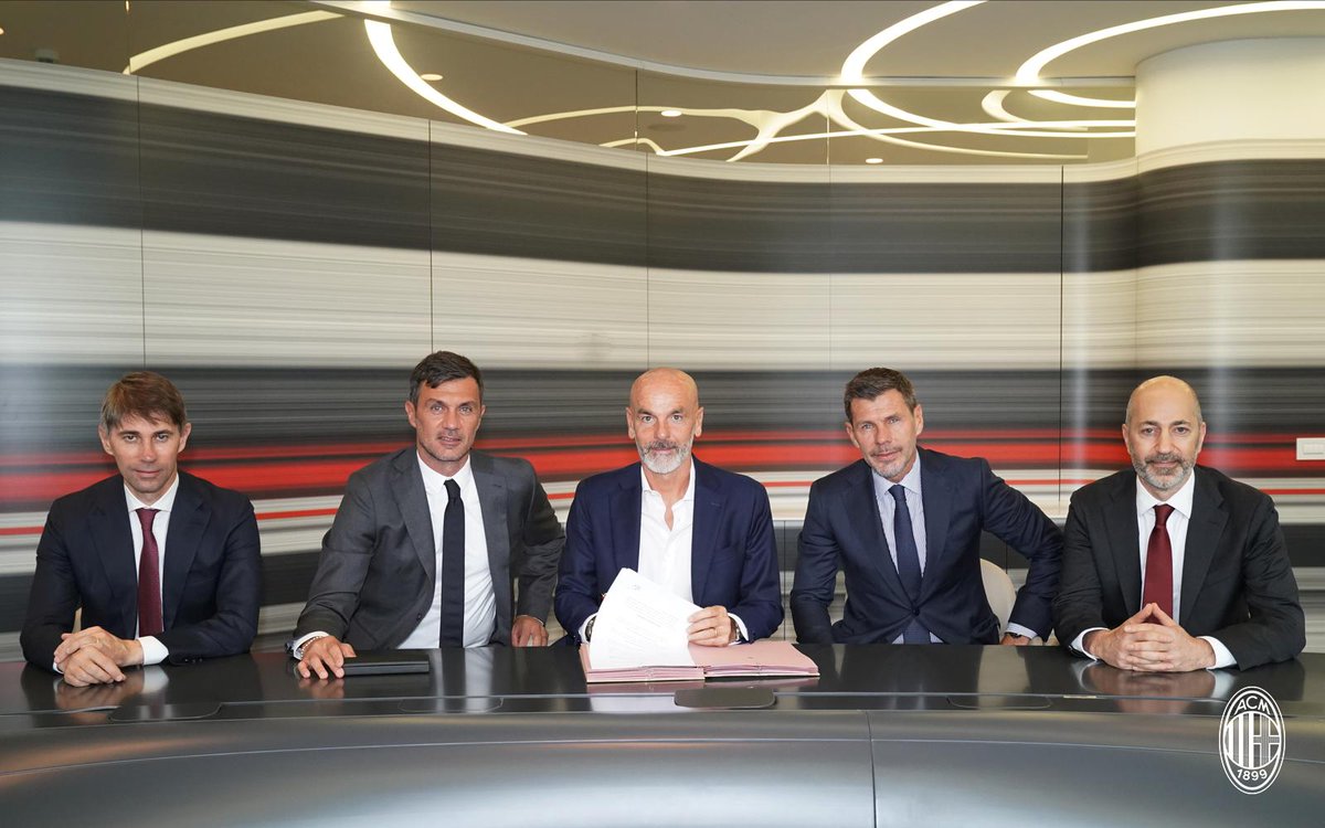 El AC Milan presenta a su nuevo entrenador (FOTO)