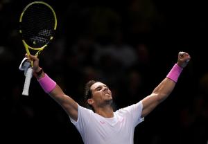 Nadal vence a Medvedev en tres sets y sigue con vida en ATP Finals