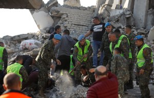 Potente sismo de 6,4 deja al menos 16 muertos y centenares de heridos en Albania