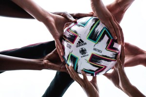 Adidas presentó el balón oficial de la Eurocopa 2020