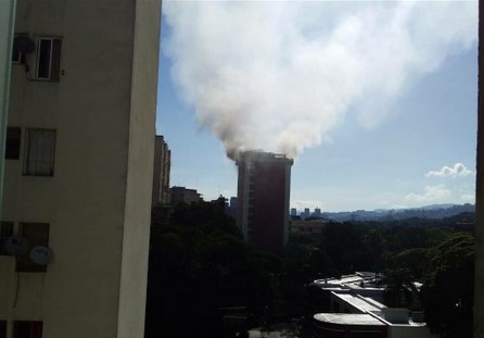 Reportan incendio en la Torre Viasa en Bellas Artes (Fotos y Videos)
