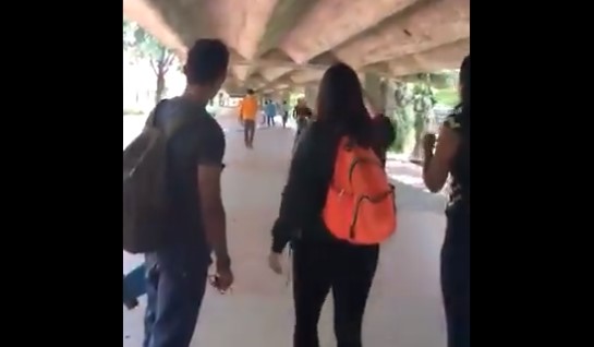 Denuncian que colectivos recorren la UCV para amedrentar a los estudiantes #15Nov (Video)