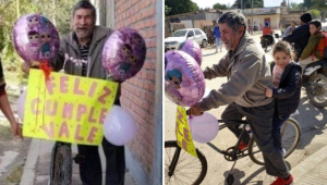 ¡Qué ternura! Este abuelito adorna su bicicleta con globos para buscar a su nieta en la escuela (Video)