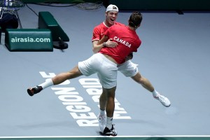 Canadá alcanza su primera final de Copa Davis a costa de Rusia