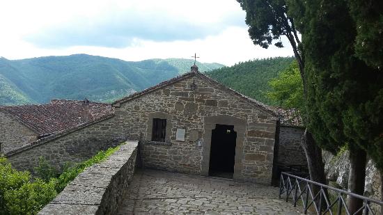 Convento en Italia cerró sus puertas luego que la madre superiora se enamorara de un hombre