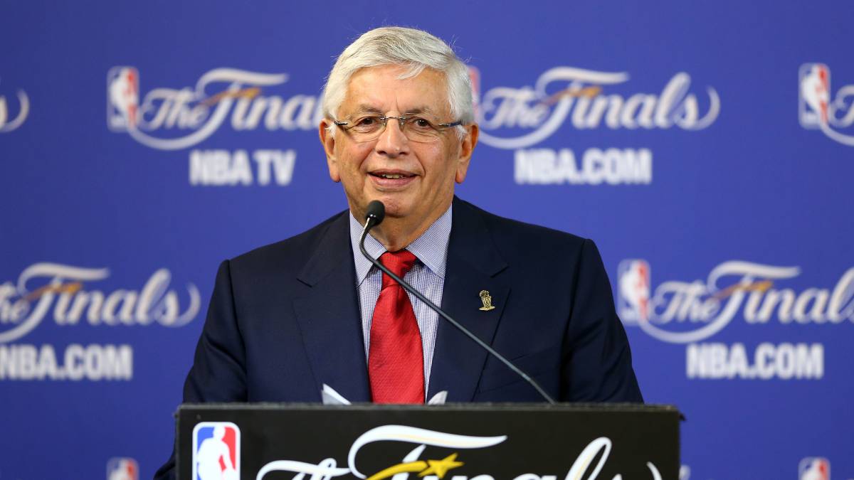 David Stern, excomisionado de la NBA, sufre un derrame cerebral y es operado