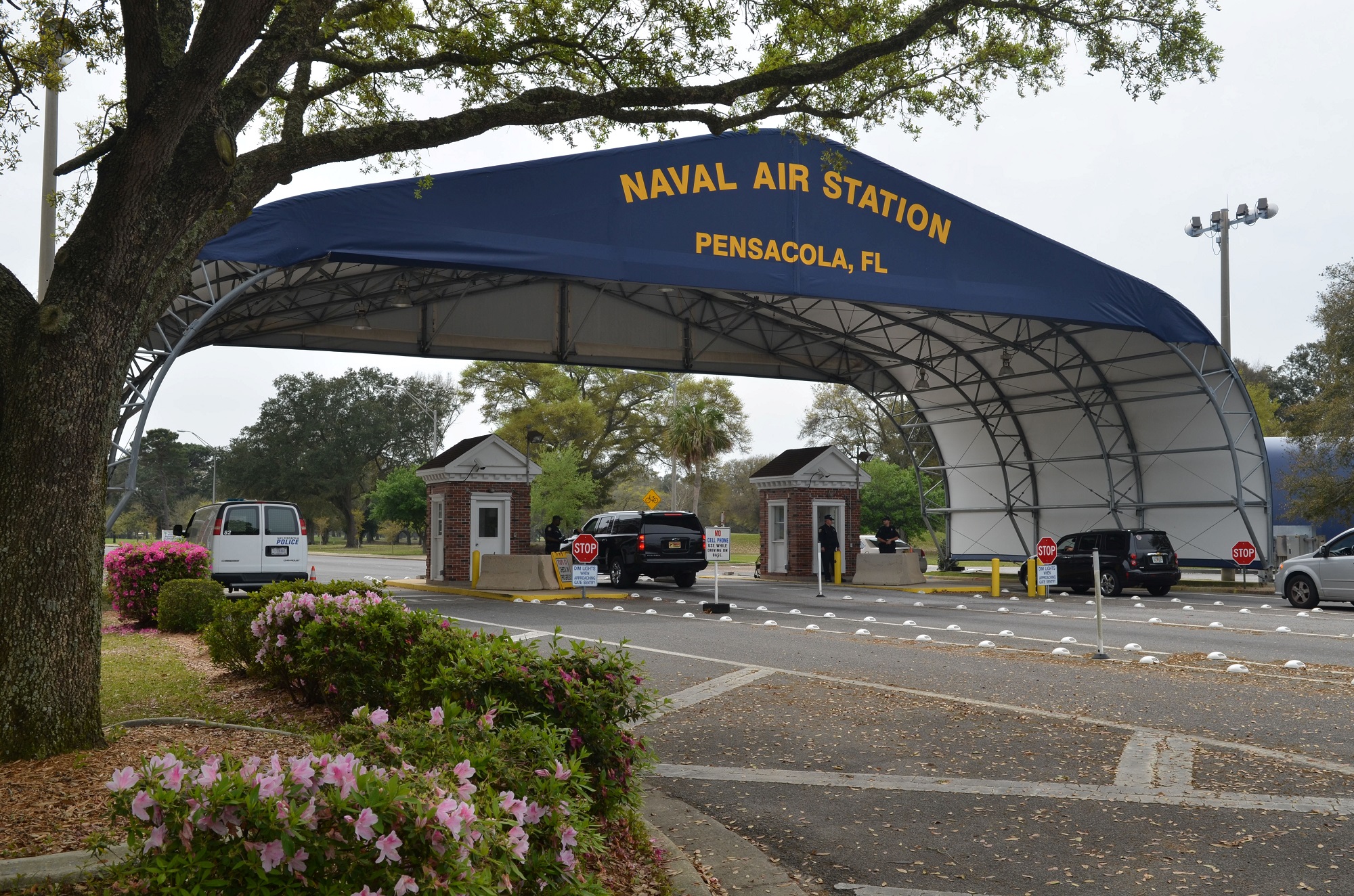 Muere el atacante de la base naval en Florida