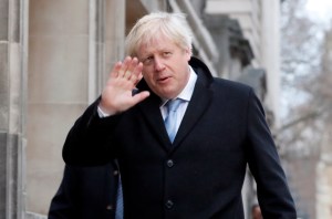 Gobierno británico pide evitar todo contacto o desplazamiento “no esencial”