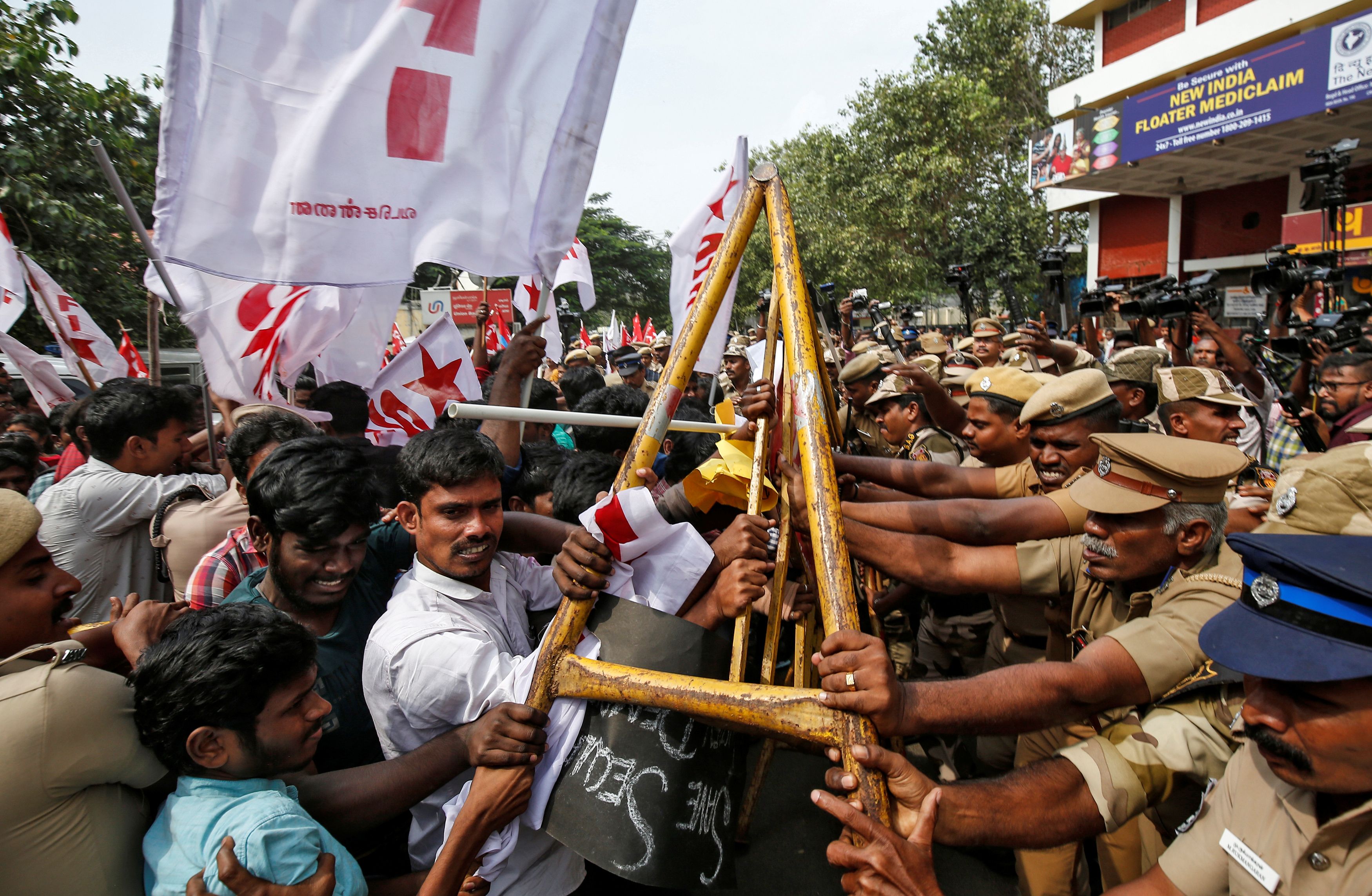 Al menos 20 muertos en India tras diez días de protestas contra ley de ciudadanía