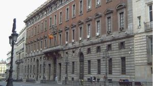 ALnavío: Estas son las principales obligaciones tributarias de un residente fiscal en España