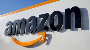 La policía desaloja la sede de Amazon en Madrid por una amenaza de bomba