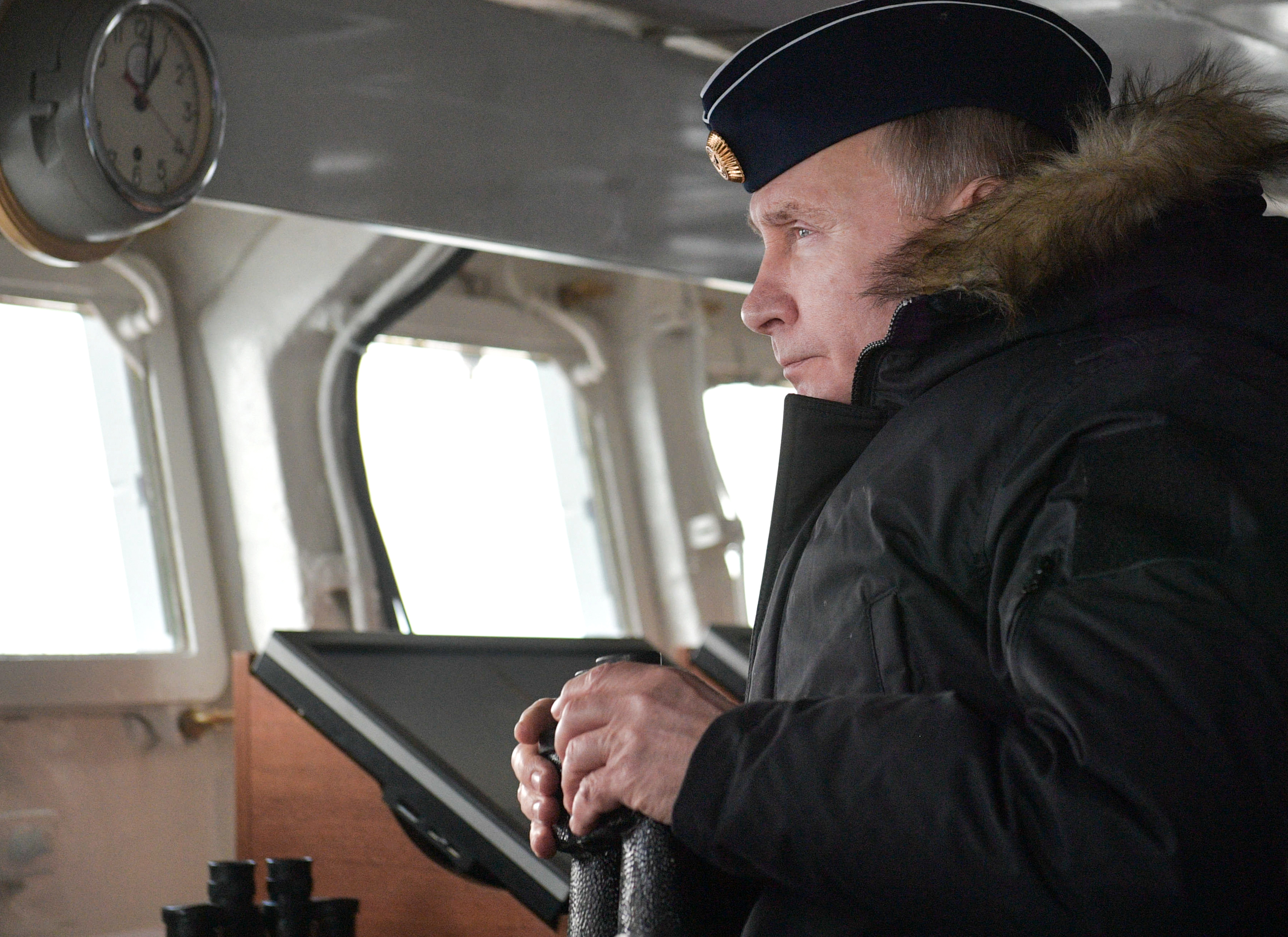 ¿Preparándose para qué? Putin supervisó maniobras navales y disparos de misiles en el Mar Negro (FOTOS)