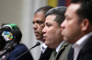 Parra inscribió en el CNE írrito un bloque con los “alacranes” que traicionaron a la Asamblea Nacional