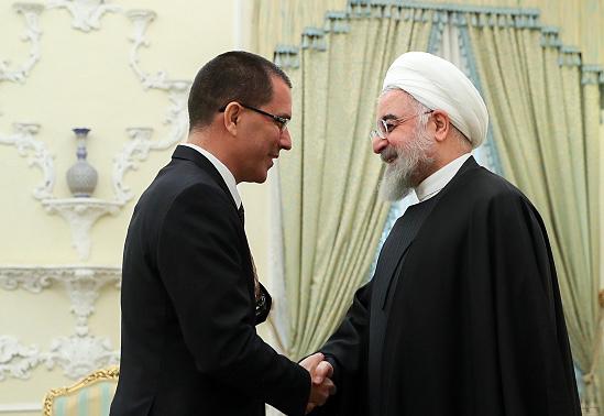 Arreaza sigue gastando viáticos y le echó una “visitica” a su jefecito en Irán, Hassan Rohani