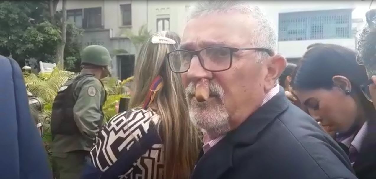 Diputado Luis Lippa fue agredido en las adyacencias de la Asamblea Nacional
