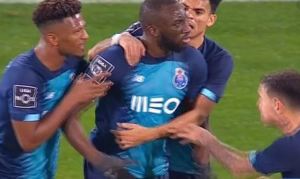 El futbolista Moussa Marega abandonó partido del Oporto por gritos racistas (Video)