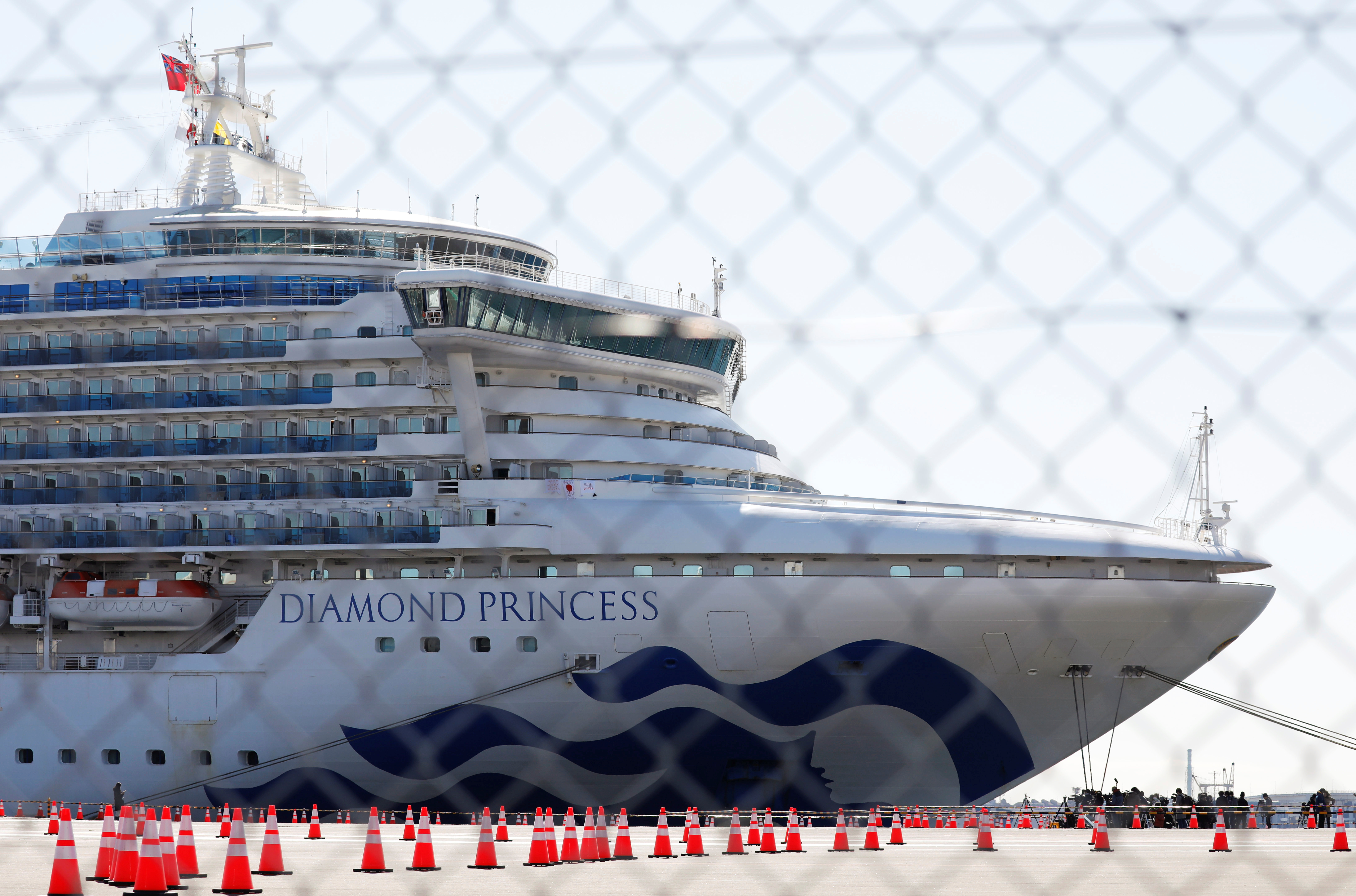 Japón dejará que pasajeros mayores abandonen el Diamond Princess afectado por coronavirus (Fotos)