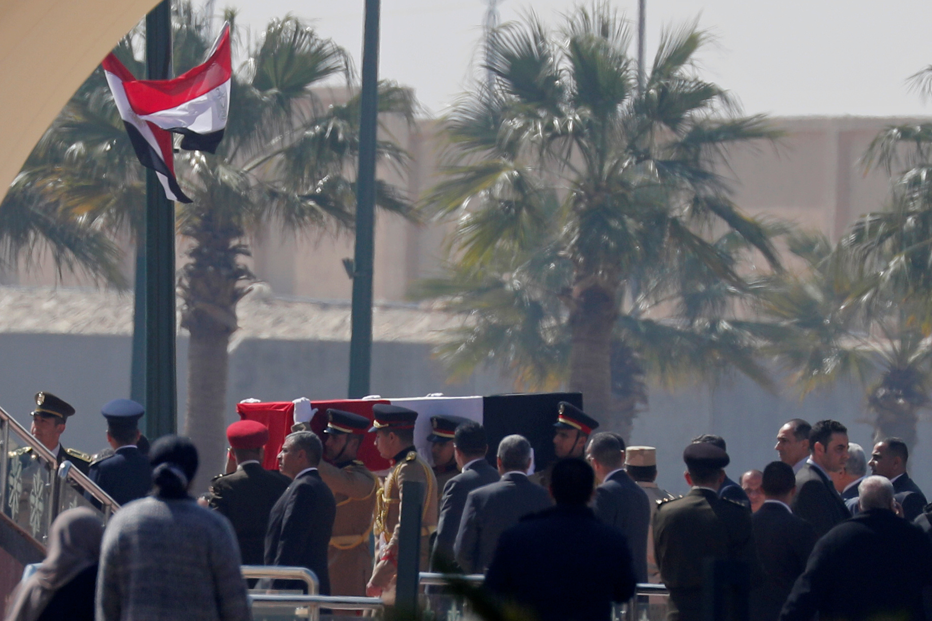 Calles cerradas y recuerdos en los medios ante el funeral de Mubarak