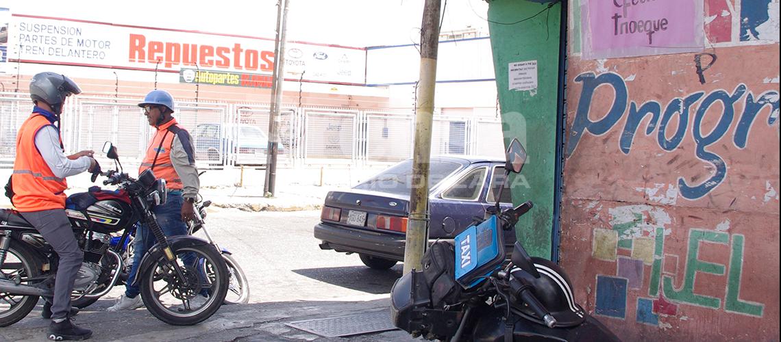 Mototaxistas aceptan alimentos como forma de pago