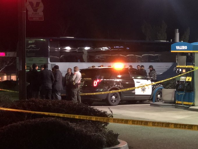 Hombre disparó contra pasajeros de un autobús en Los Ángeles; al menos un muerto y cinco heridos