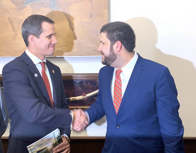 Smolansky se reúne con Guaidó en la OEA para abordar medidas a favor de los desplazados venezolanos