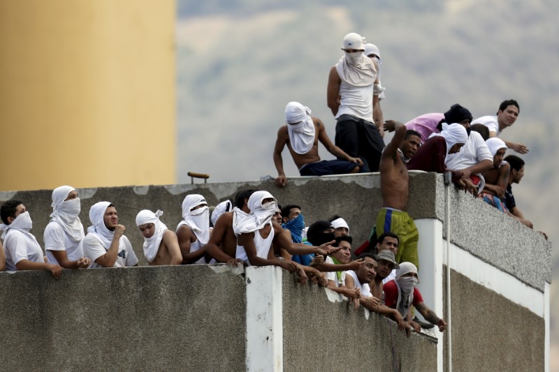 Hacinamiento y suciedad elevan el riesgo de coronavirus en las cárceles de Venezuela