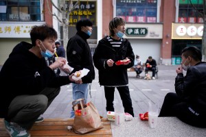 El mercado de Wuhan, el kilómetro cero del coronavirus, se esconde a plena luz