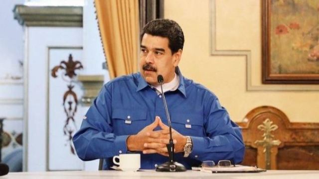 Maduro se preparó nueve garrafas de su cura endógena contra el coronavirus (VIDEO)