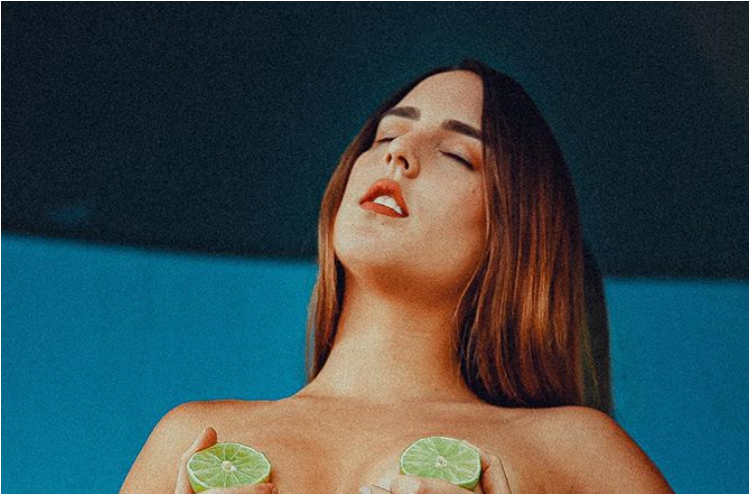 “Sin te*as sí hay paraíso”: La hijastra de Jorge Reyes mostró sus “limones” en Instagram (FOTOS)