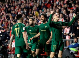 El Athletic de Bilbao se metió en la final de Copa tras eliminar a un Granada que rozó la gloria