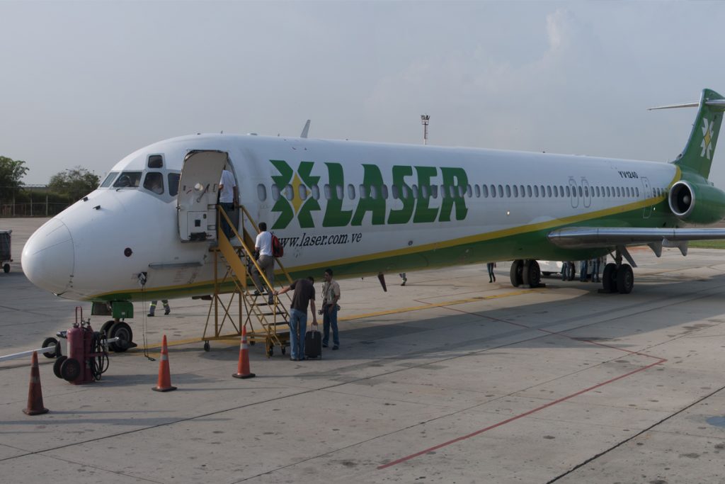 Cancelarán operaciones aéreas de Laser Airlines desde Maiquetía por incumplimiento de bioseguridad