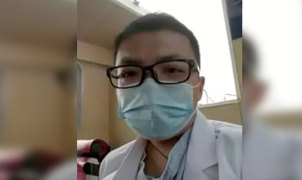 Médico chino fallece tras trabajar 35 días sin descanso durante el brote del coronavirus