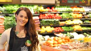 Trabajadores de Whole Foods protestan por inquietud de exposición a virus