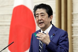 Primer ministro japonés insiste en la necesidad de reforzar arsenal antimisil