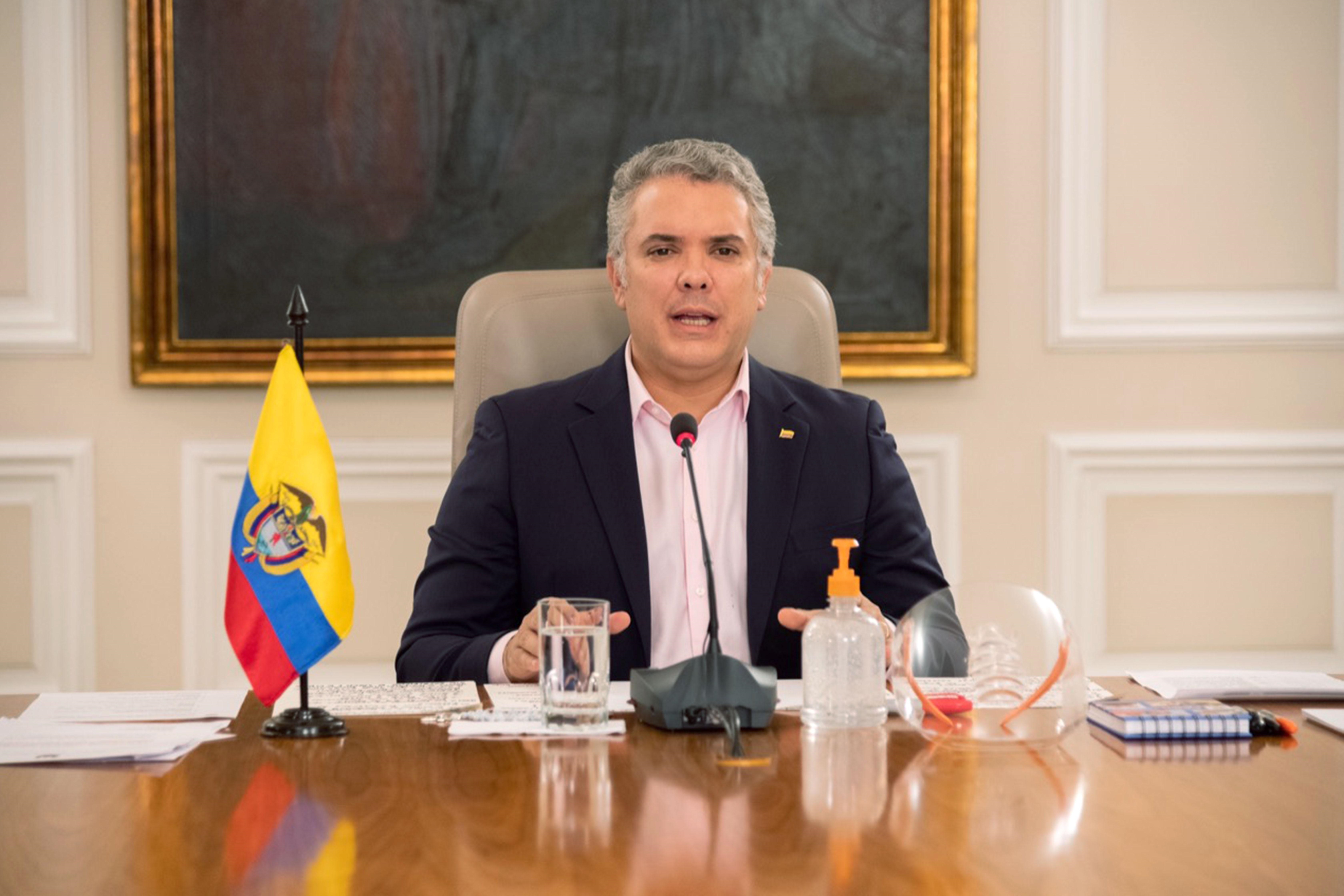 Duque reitera que migrantes venezolanos en Colombia deben regularizarse para vacunarse