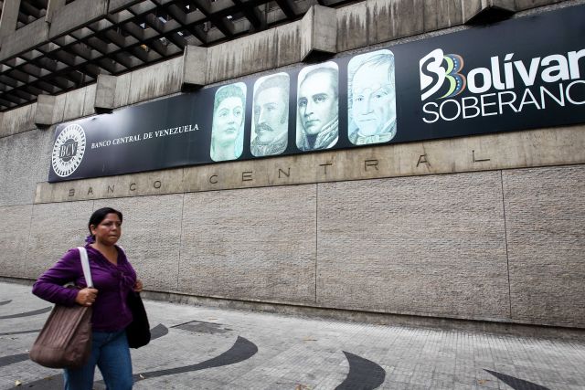 Prestamistas “hacen su agosto” por falta de créditos en Venezuela