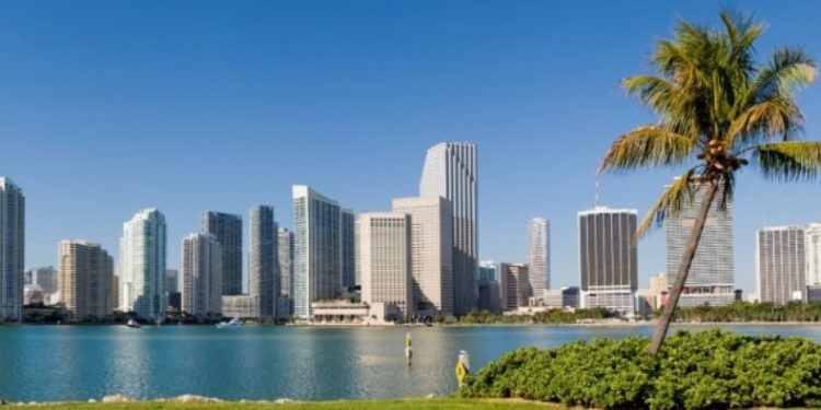 Docenas de parques de Miami-Dade reabrirán sus puertas