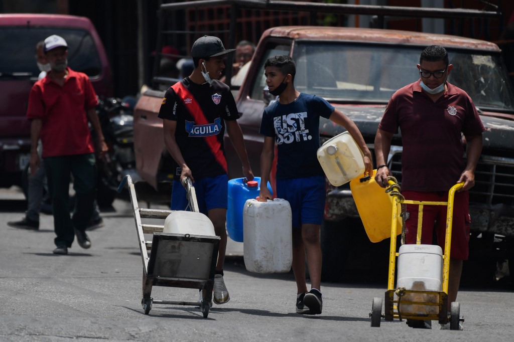 Caracas sin agua: De la sequía, El Niño, sabotajes y otros cuentos del gallo pelón