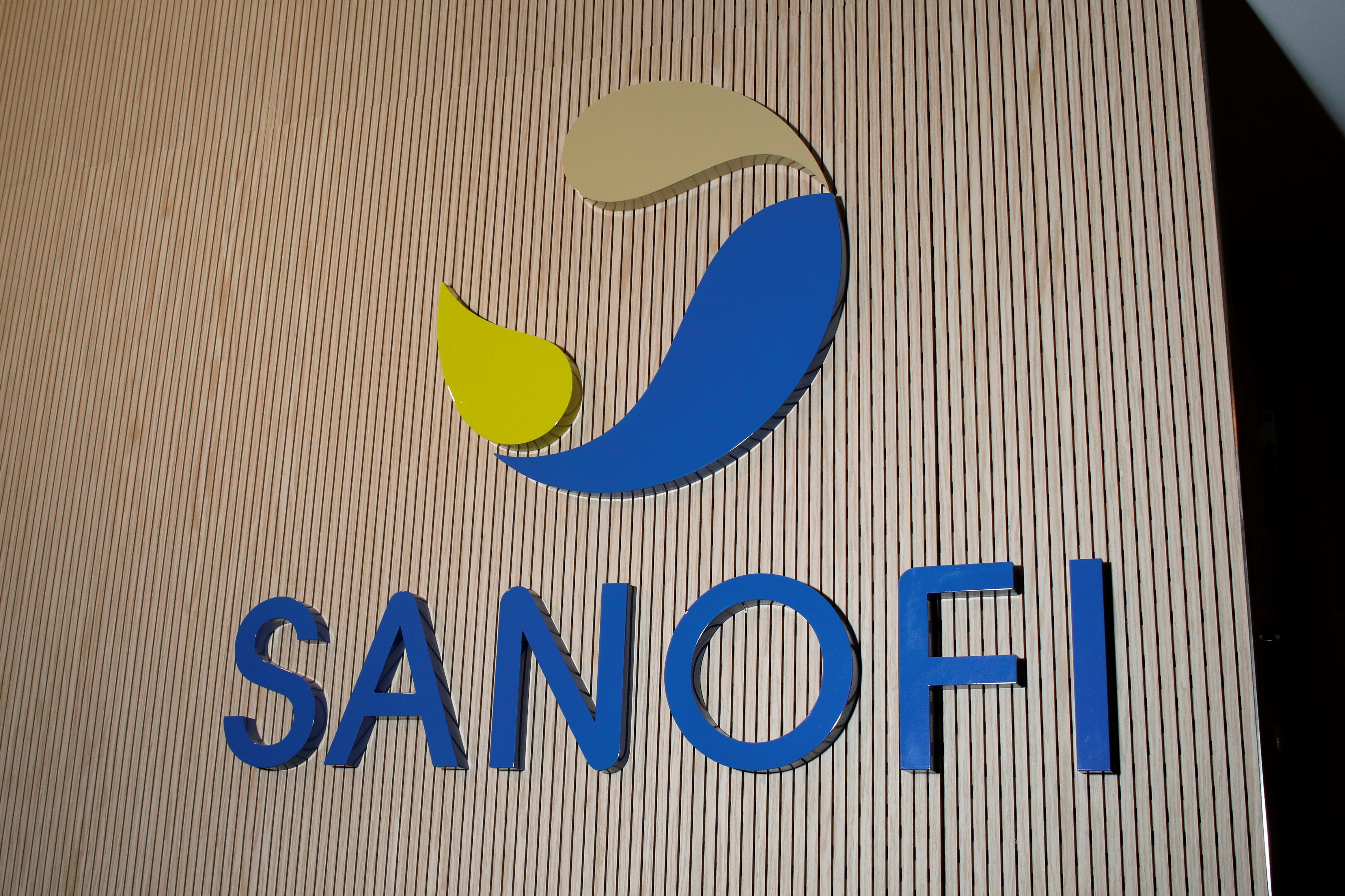 Laboratorio francés Sanofi fabricará la vacuna de su rival Pfizer/BioNTech