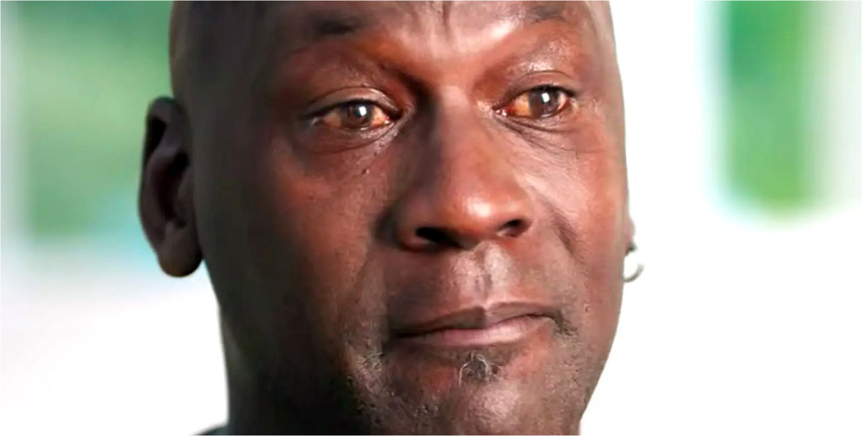 ¿Qué le pasa a Michael Jordan en los ojos?