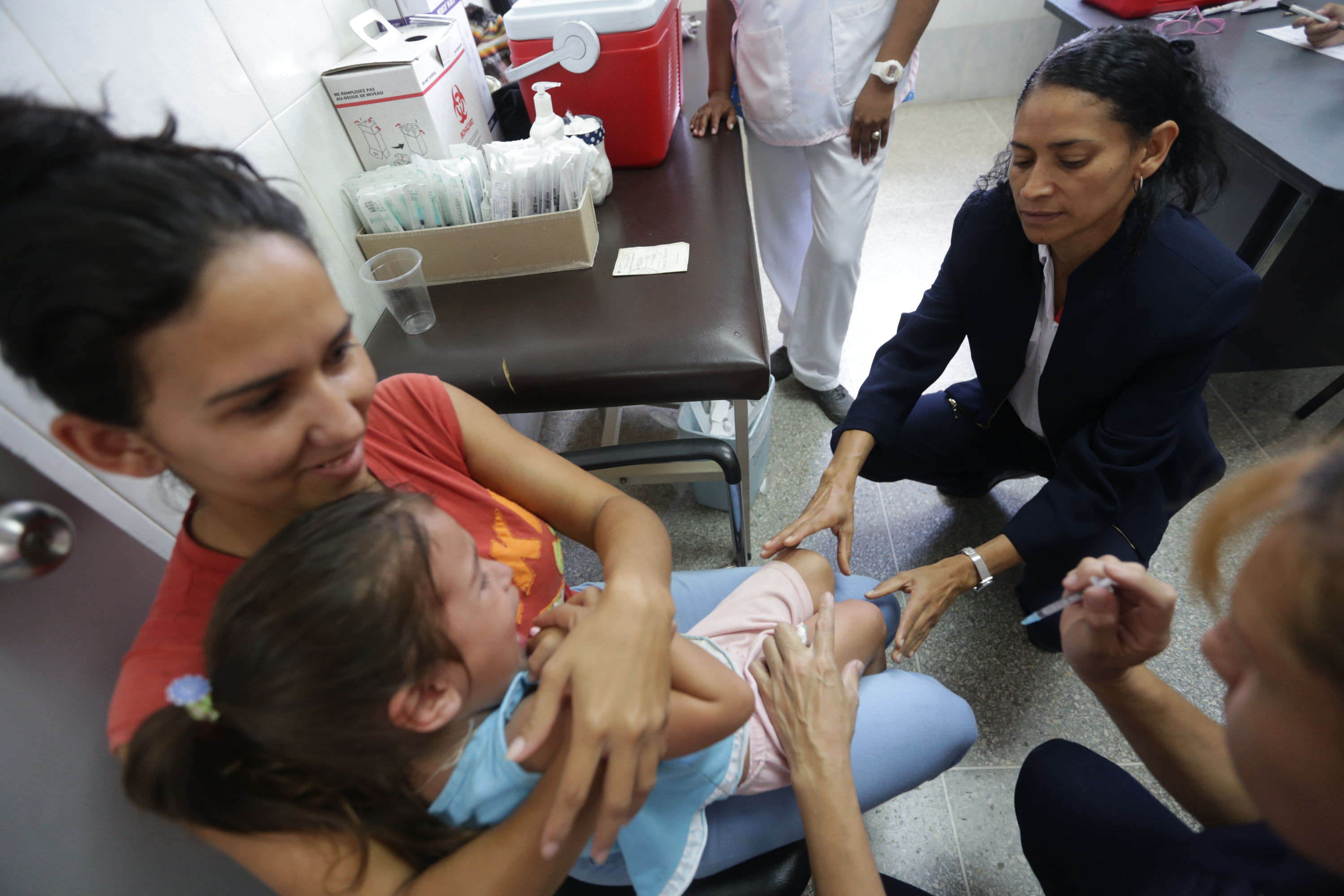 Tras el “Caso Chacao”: ¿Por qué un niño podría morir luego de ser vacunado?