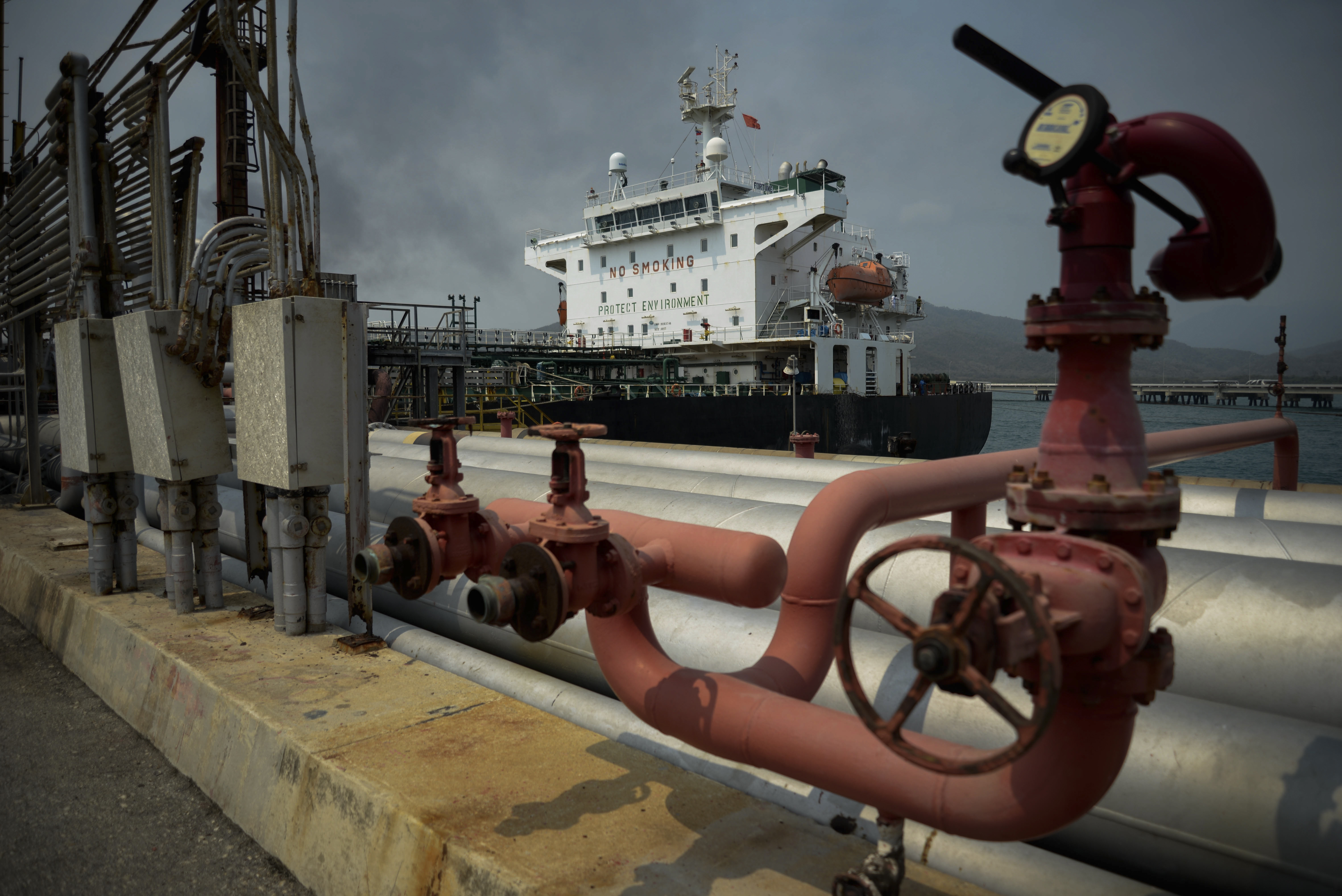 Pdvsa venderá cargamento de crudo pesado a Nioc, estatal petrolera iraní