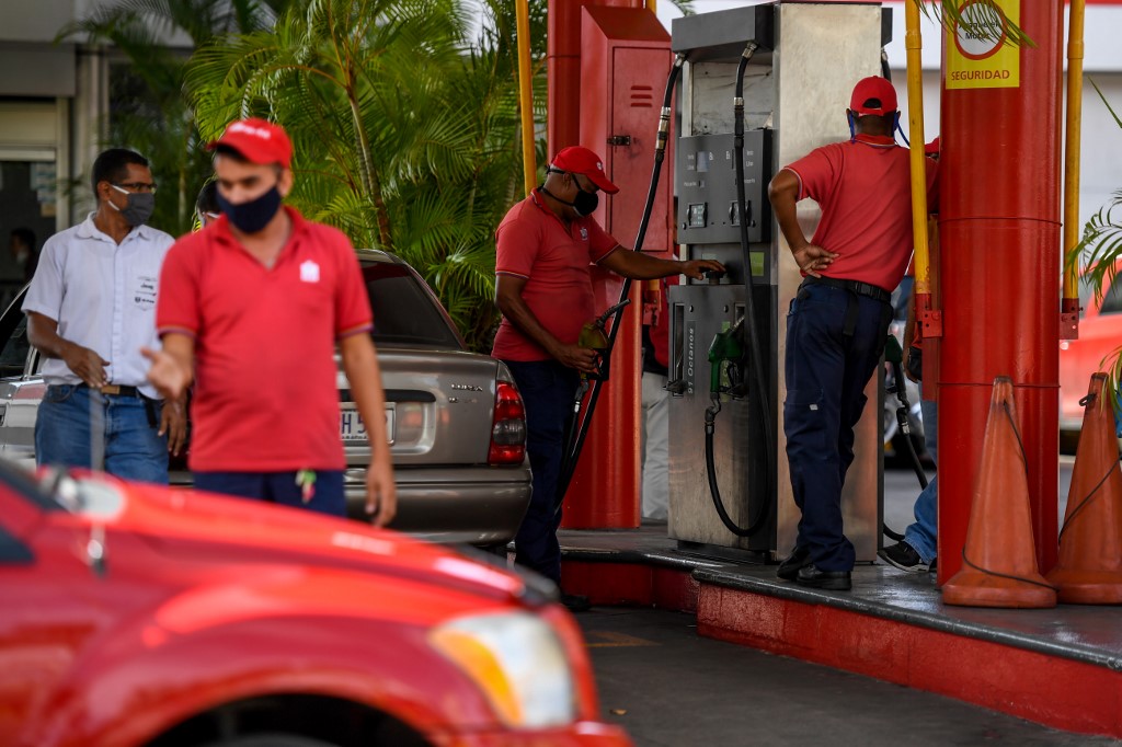 ¿Gasolina subsidiada o dolarizada? El gran dilema de los venezolanos